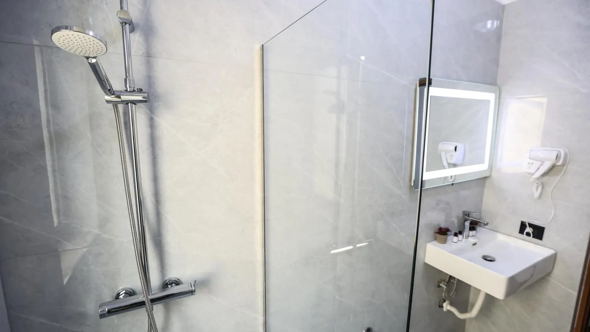 Vila Alizee Hotel Tirana